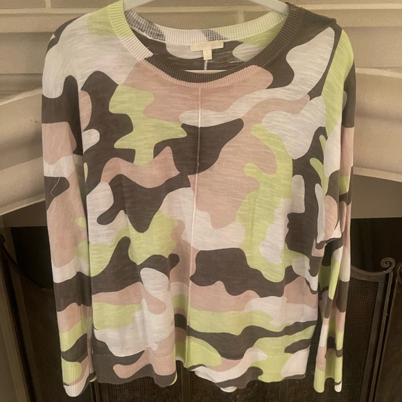 Lisa Todd camo print sweater. Size M - Picture 5 of 6